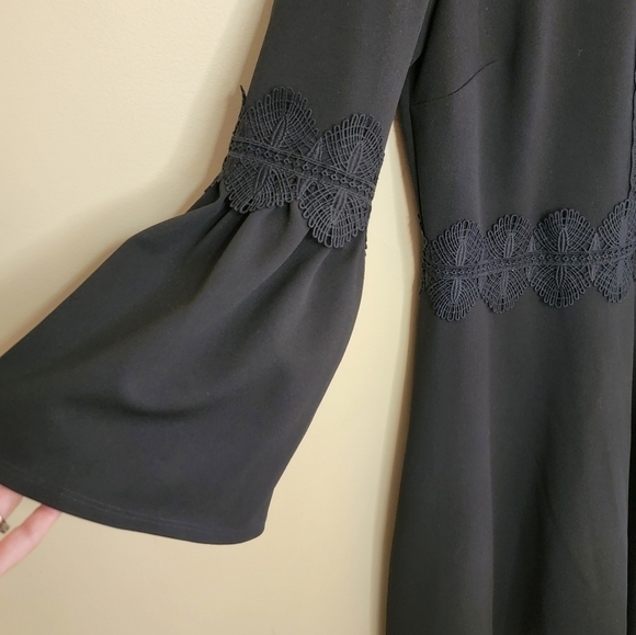 Banana Republic | Black Bell Sleeve Fit & Flare Lace Inset Dress Size 8 - Picture 4 of 7